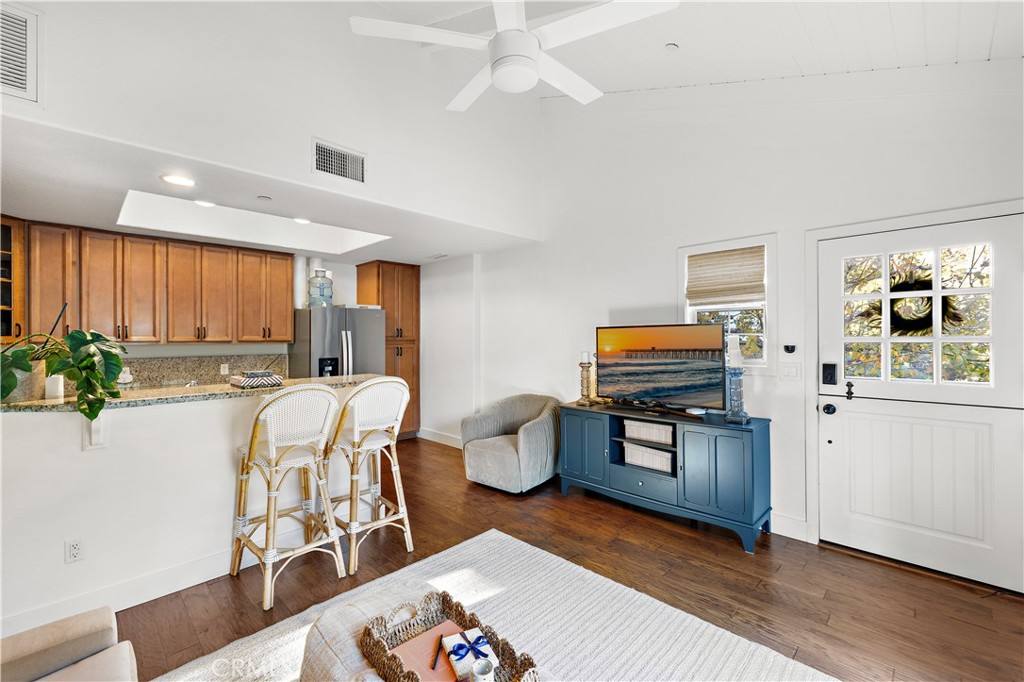 Apartment for rent at 1315 Dunning Dr #1315B, Laguna Beach, CA 92651