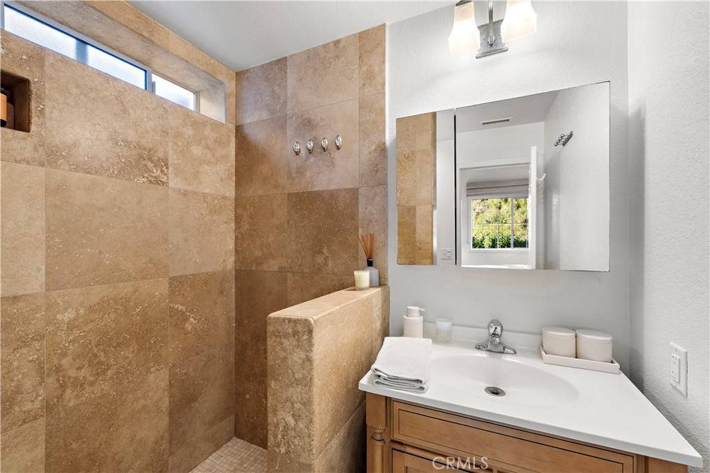 Apartment for rent at 1315 Dunning Dr #1315B, Laguna Beach, CA 92651