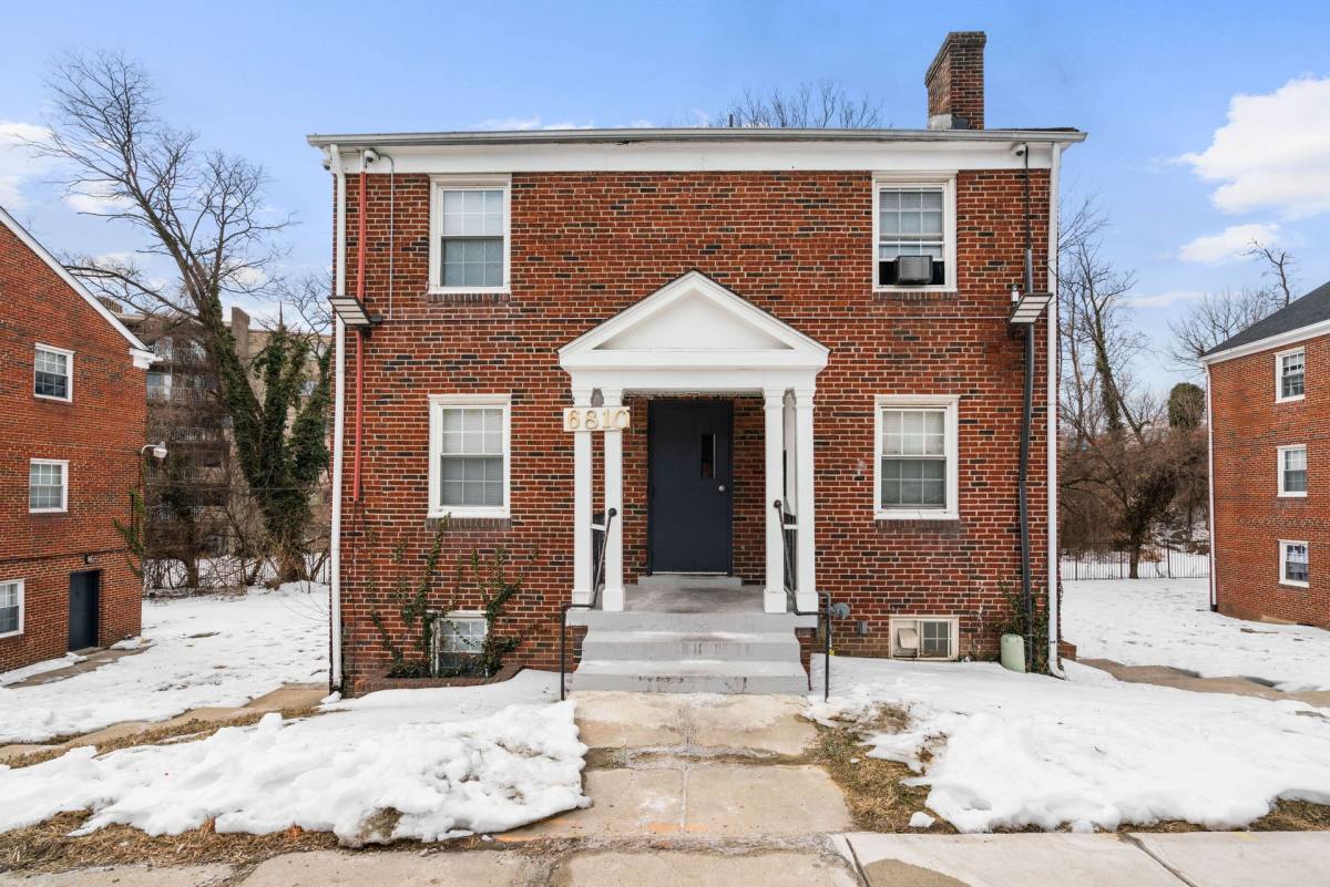 Apartment for rent at 6808-6816 Redtop Rd, Takoma Park, MD 20912