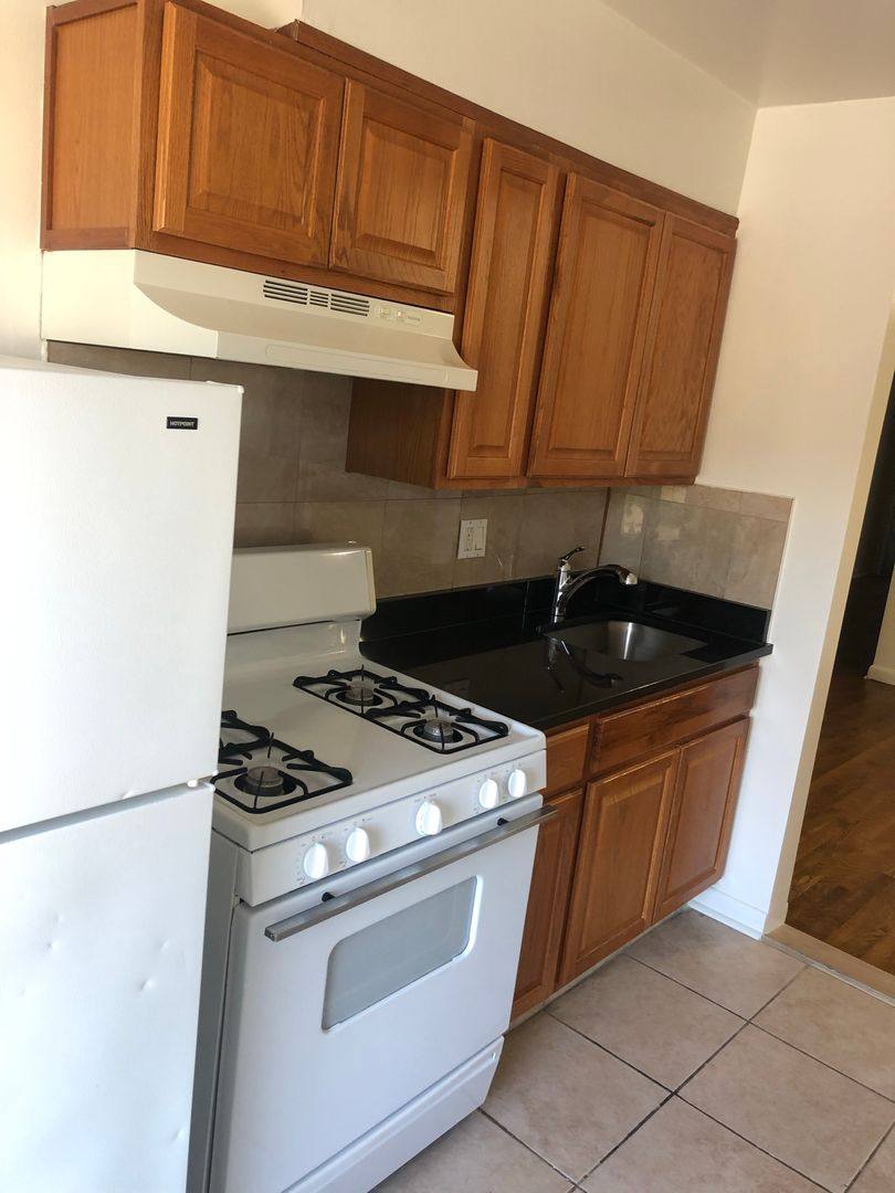 Apartment for rent at 6808-6816 Redtop Rd, Takoma Park, MD 20912