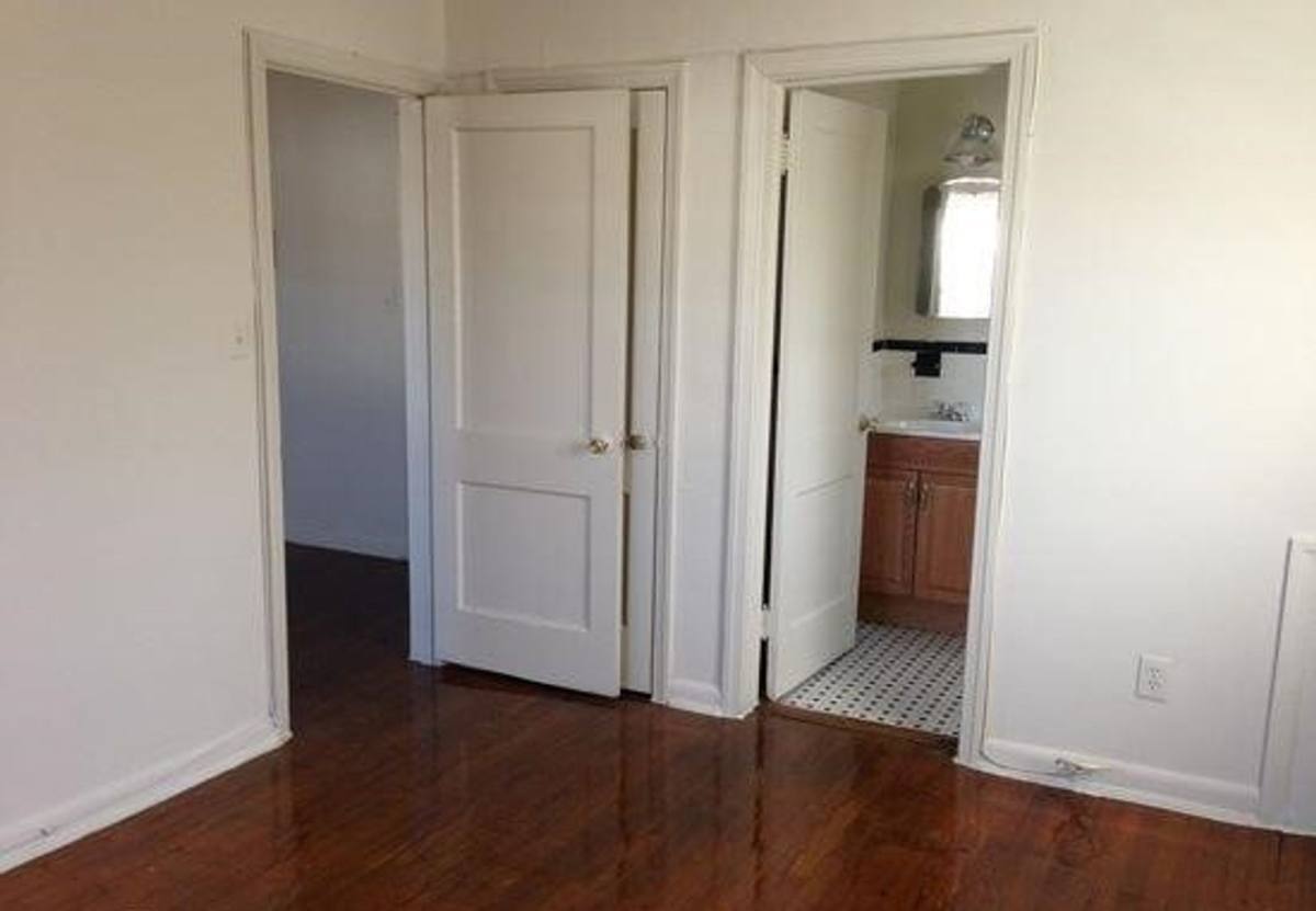 Apartment for rent at 6808-6816 Redtop Rd, Takoma Park, MD 20912