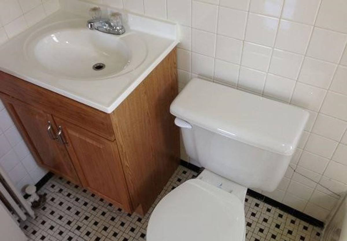 Apartment for rent at 6808-6816 Redtop Rd, Takoma Park, MD 20912