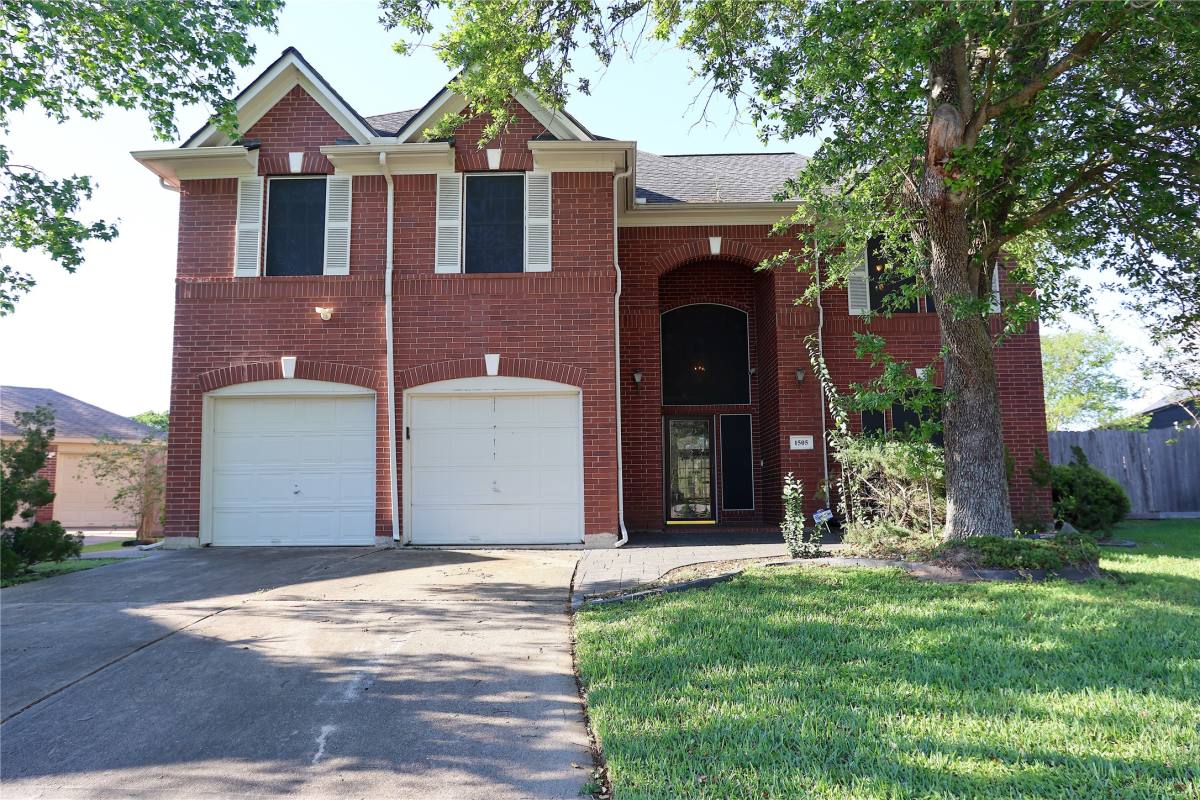Apartment for rent at 1505 Ash Run Court, Pearland, TX 77581