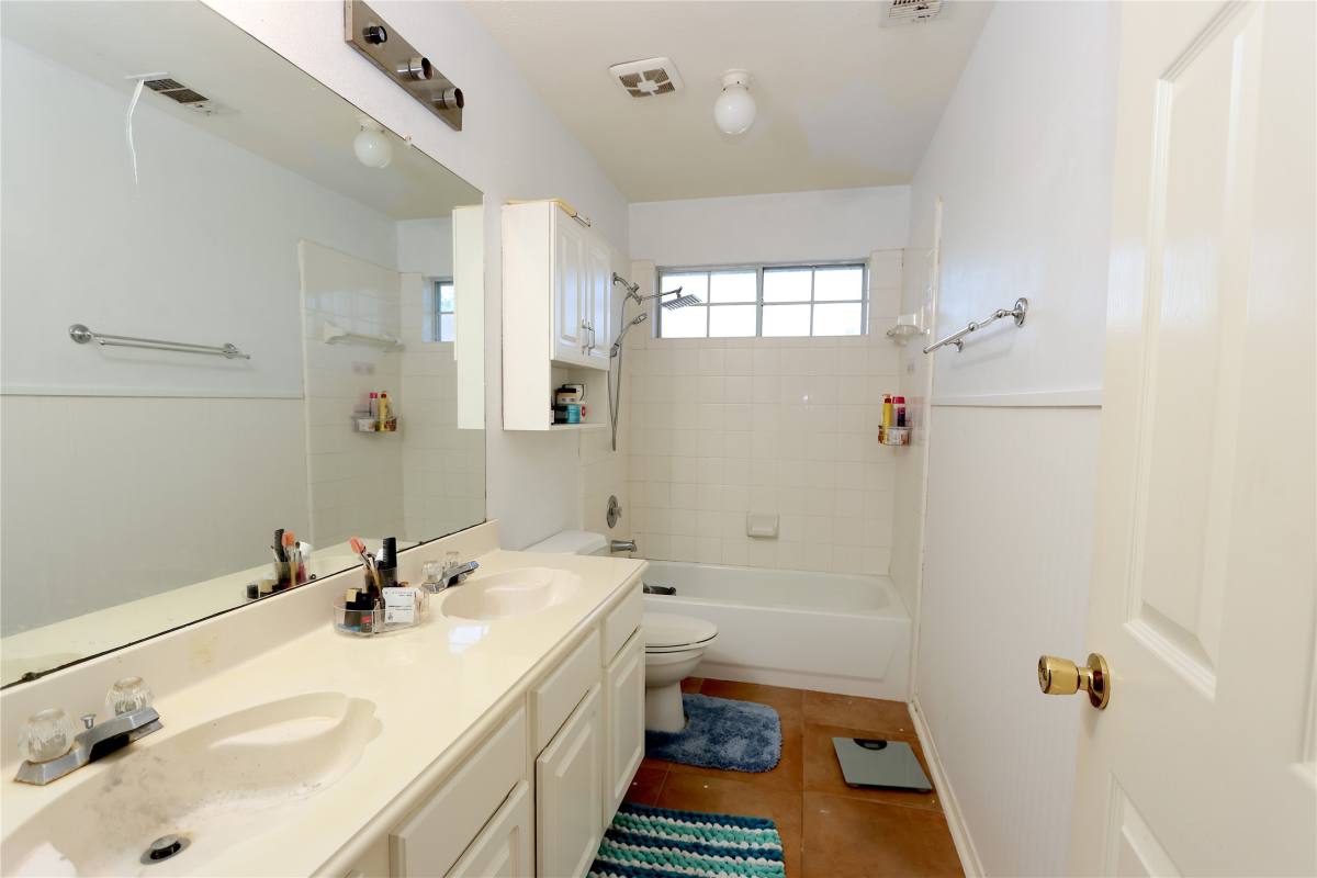 Apartment for rent at 1505 Ash Run Court, Pearland, TX 77581