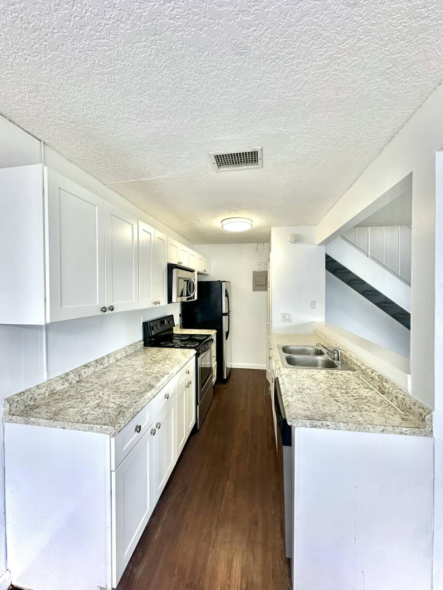 Townhouse for rent at 108 E Tiffany Dr #108-2, West Palm Beach, FL 33407