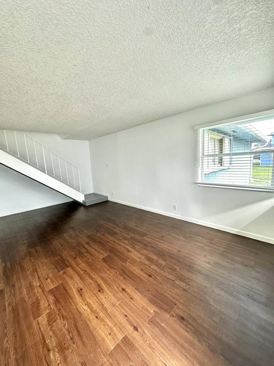 Townhouse for rent at 108 E Tiffany Dr #108-2, West Palm Beach, FL 33407