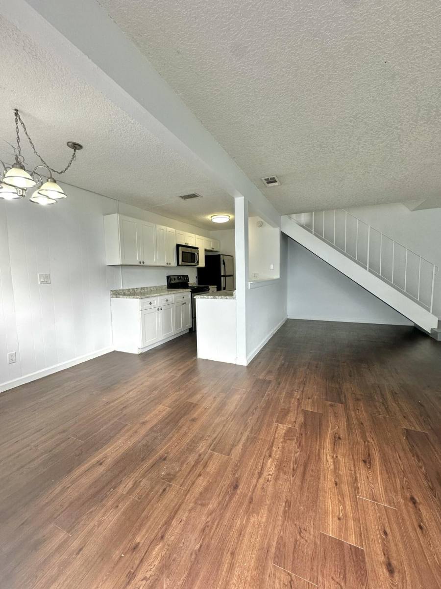 Townhouse for rent at 108 E Tiffany Dr #108-2, West Palm Beach, FL 33407