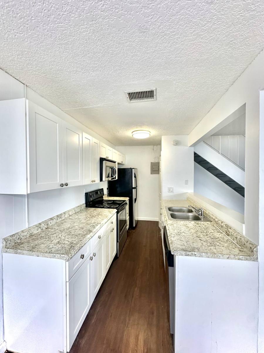 Townhouse for rent at 108 E Tiffany Dr #108-2, West Palm Beach, FL 33407