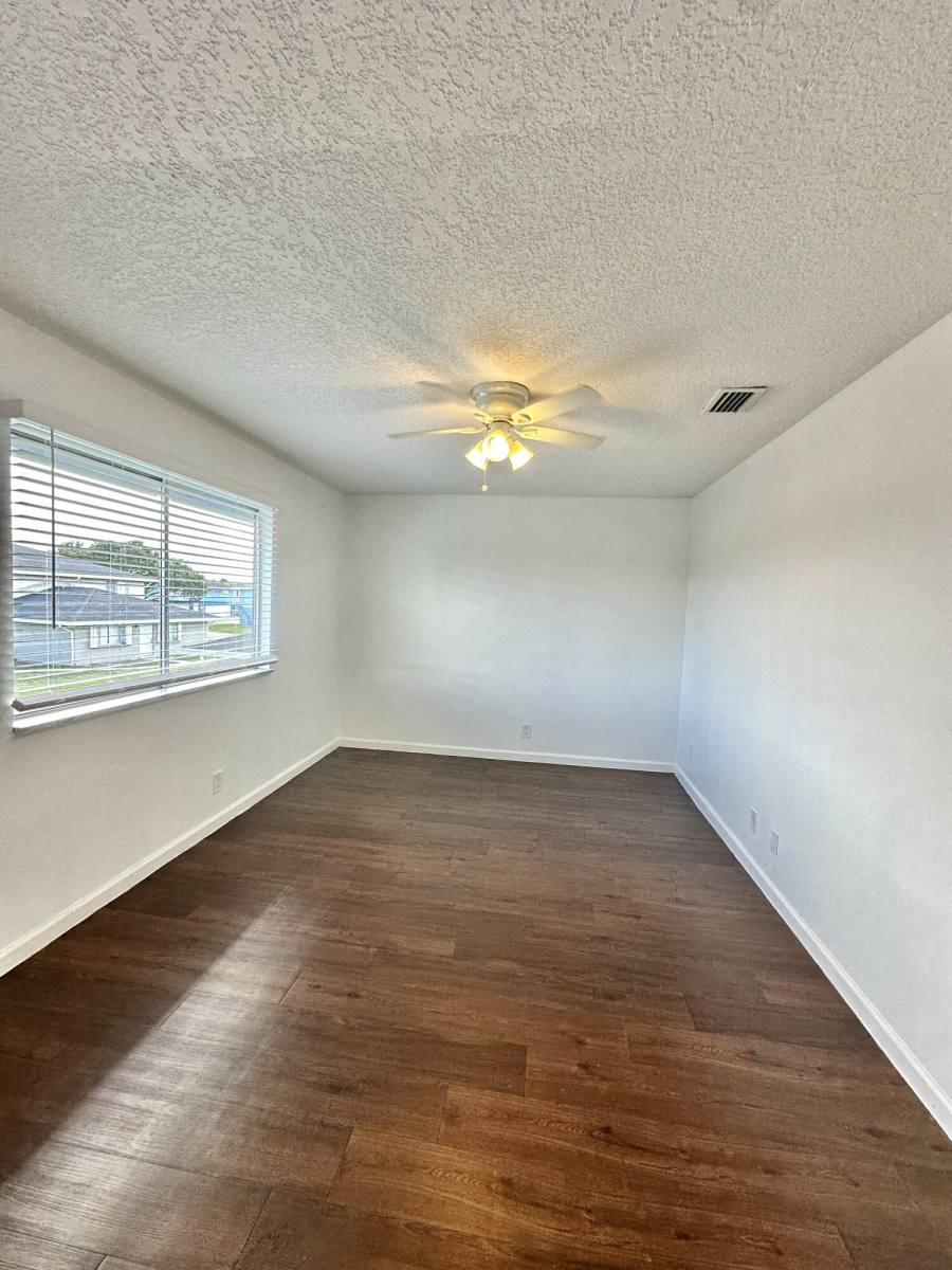 Townhouse for rent at 108 E Tiffany Dr #108-2, West Palm Beach, FL 33407