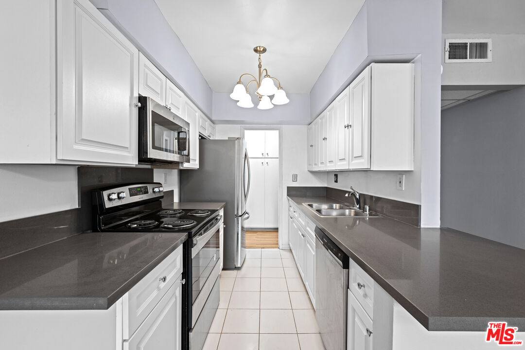 Condo for rent at 12801 Moorpark St #308, Studio City, CA 91604