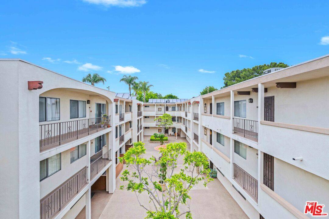 Condo for rent at 12801 Moorpark St #308, Studio City, CA 91604