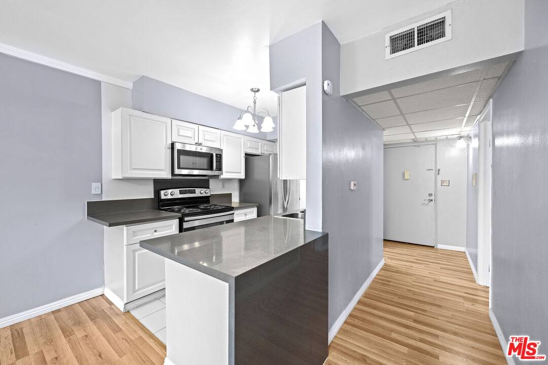Condo for rent at 12801 Moorpark St #308, Studio City, CA 91604