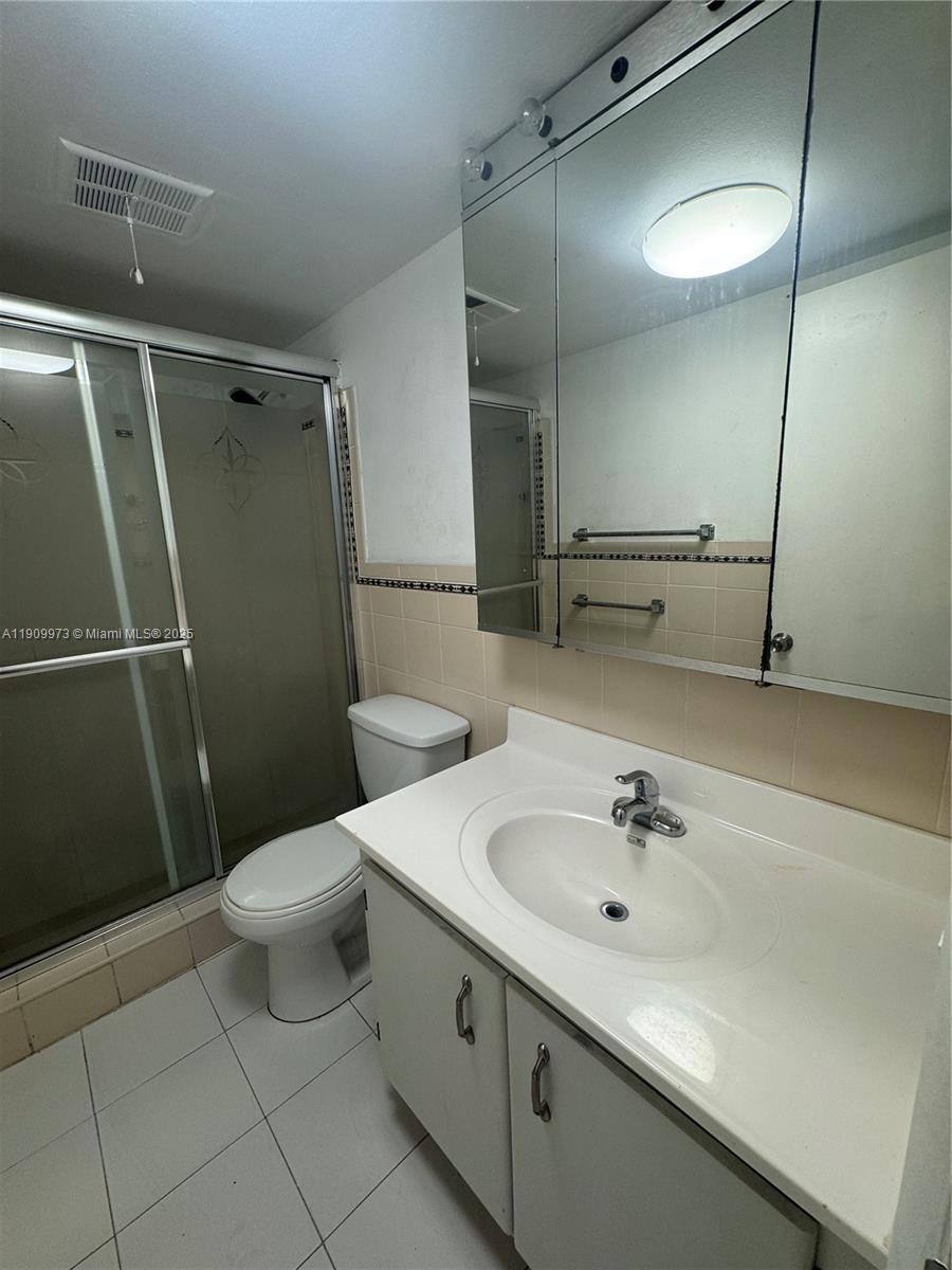 Apartment for rent at 20120 NE 2nd Ave #20120W27, Miami, FL 33179