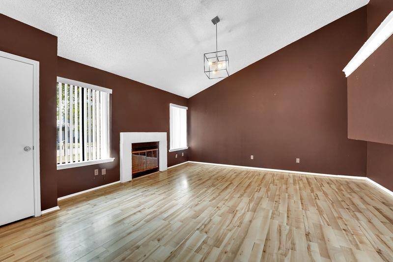 Apartment for rent at 1105 Cloudcrest Court, Arlington, TX 76017