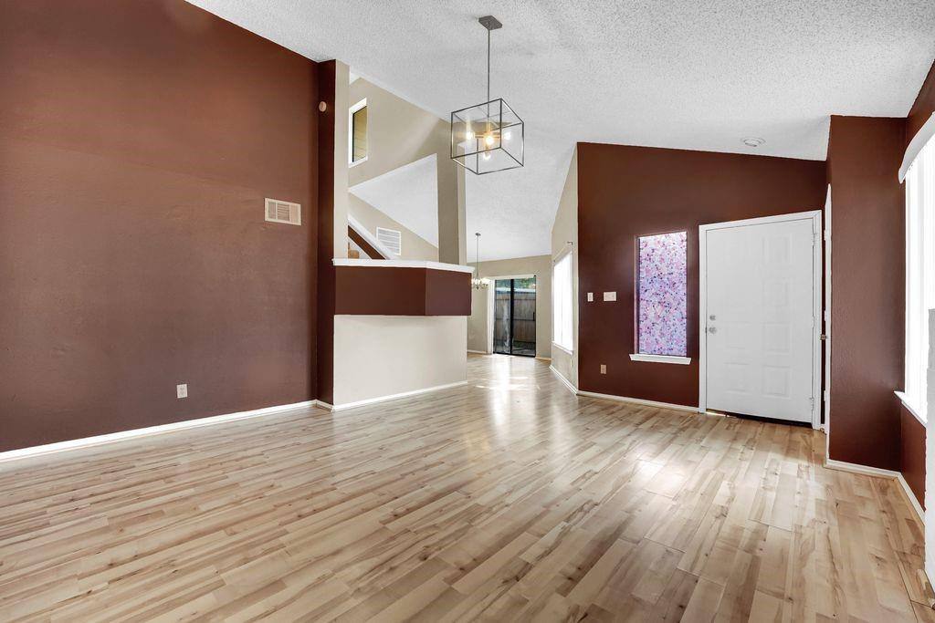 Apartment for rent at 1105 Cloudcrest Court, Arlington, TX 76017