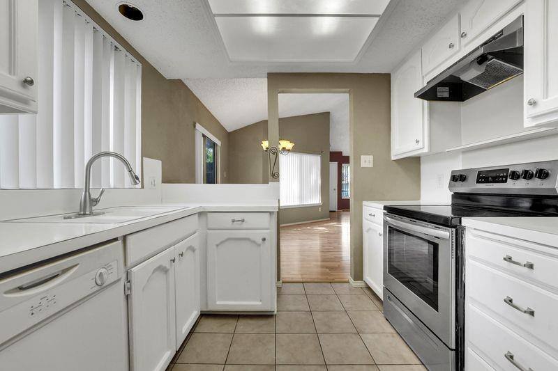 Apartment for rent at 1105 Cloudcrest Court, Arlington, TX 76017