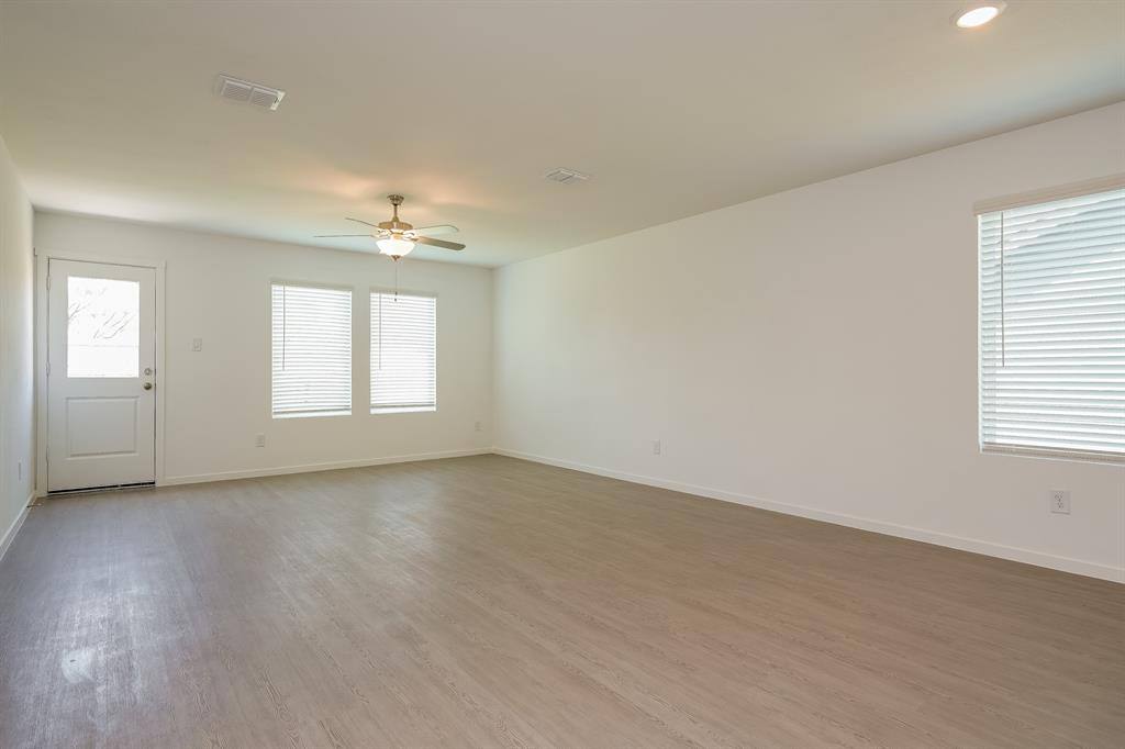 Apartment for rent at 2712 Mistwood Dr, Fort Worth, TX 76108