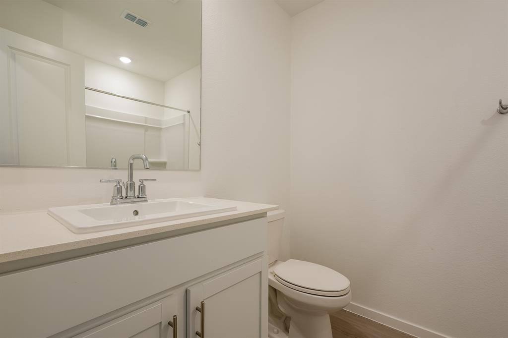 Apartment for rent at 2712 Mistwood Dr, Fort Worth, TX 76108