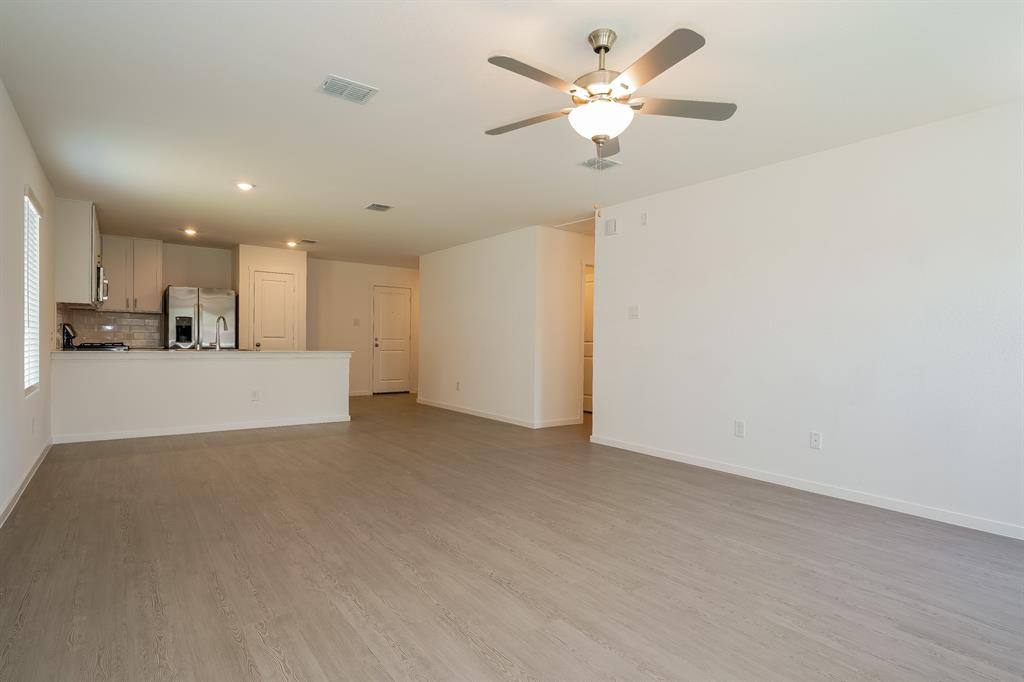 Apartment for rent at 2712 Mistwood Dr, Fort Worth, TX 76108