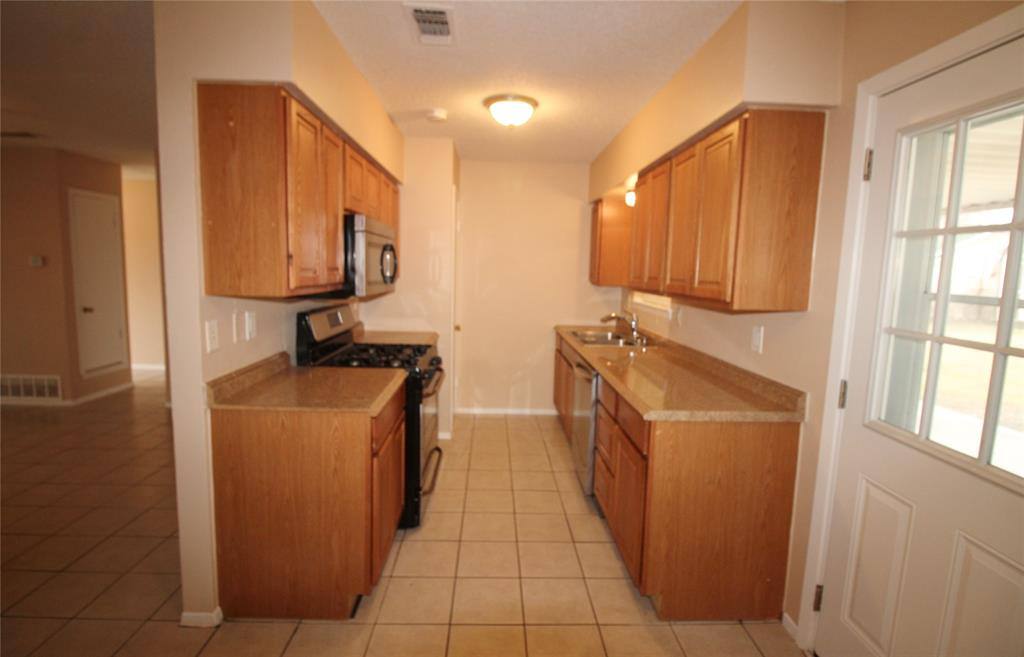 Apartment for rent at 1019 S Alexander Ave, Duncanville, TX 75137