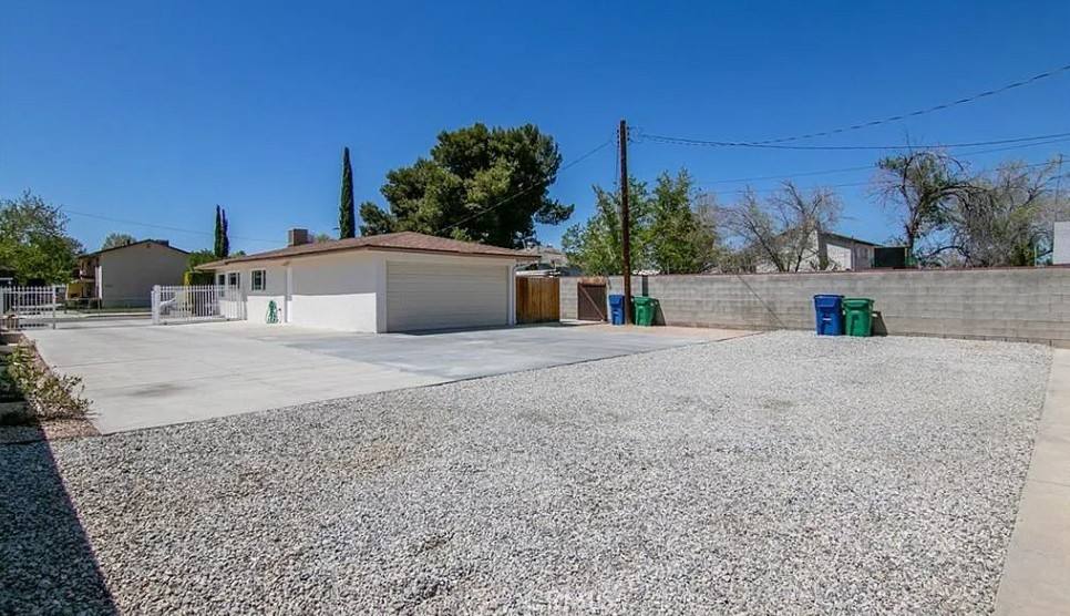 Apartment for rent at 45122 Date, Lancaster, CA 93534