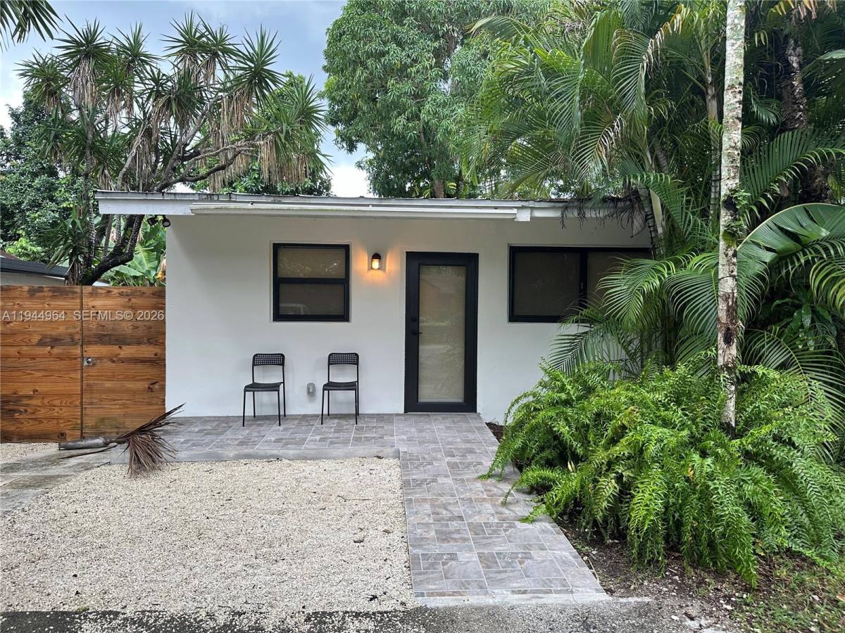 Apartment for rent at 5866 SW 60th St, Miami, FL 33143