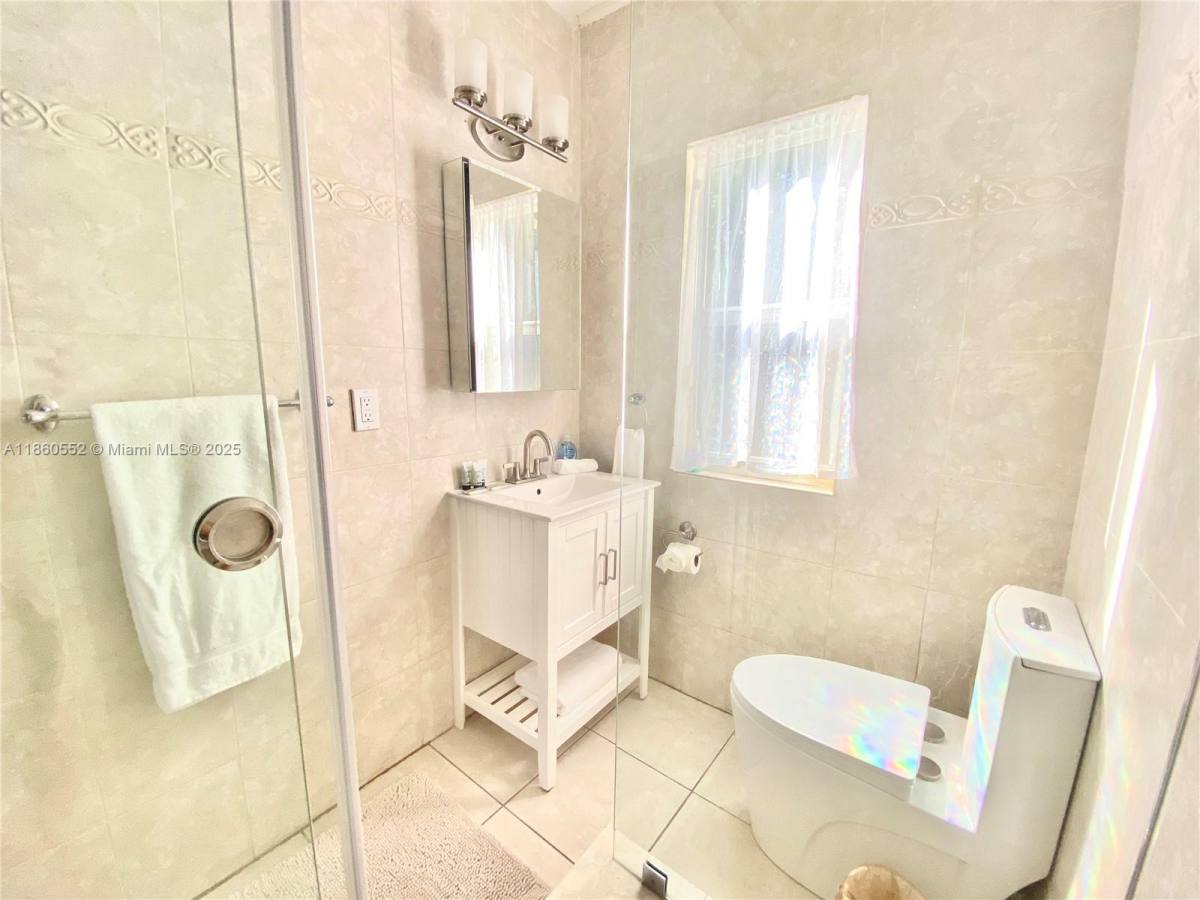 Apartment for rent at 118 NE 46th St #118C, Miami, FL 33137