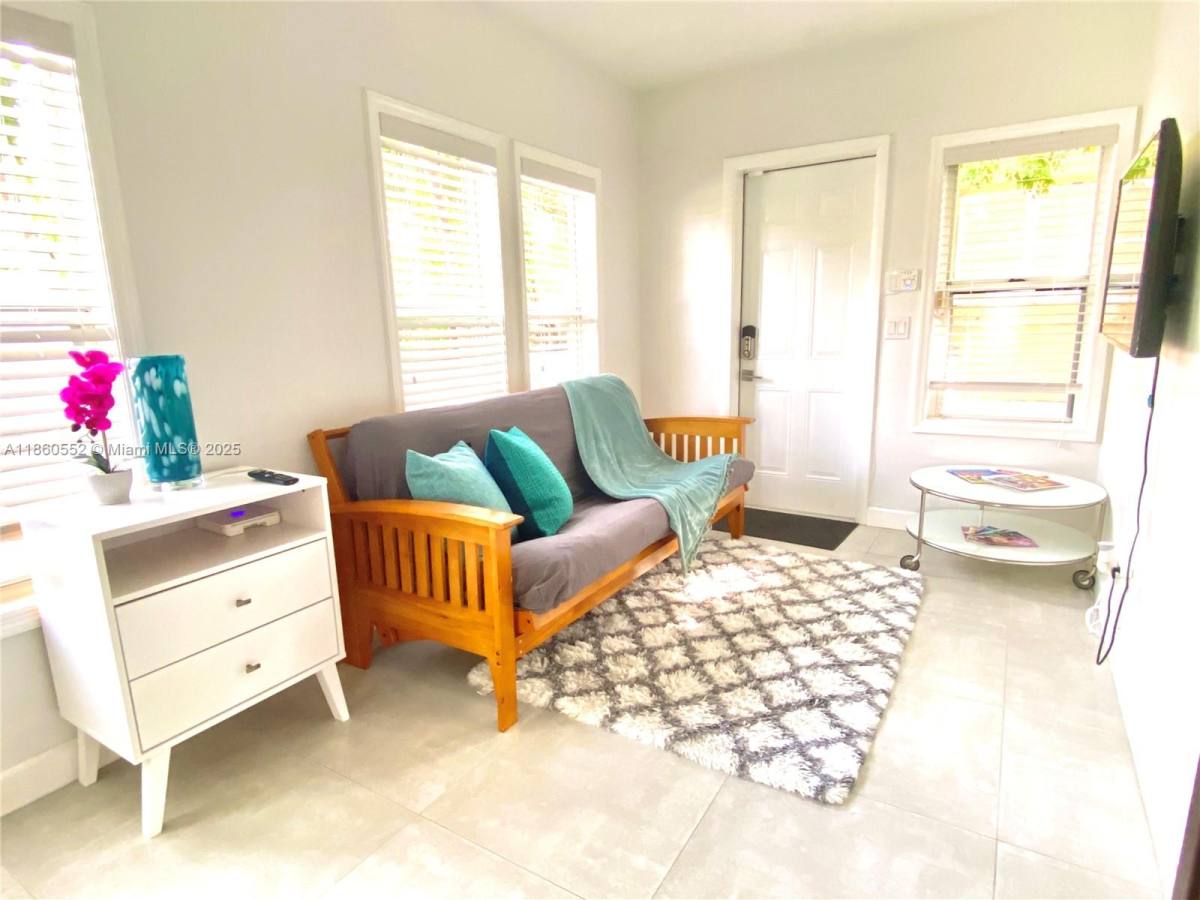 Apartment for rent at 118 NE 46th St #118C, Miami, FL 33137