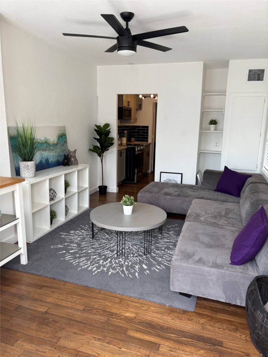 Apartment for rent at 415 Fairview St #415-3, Houston, TX 77006