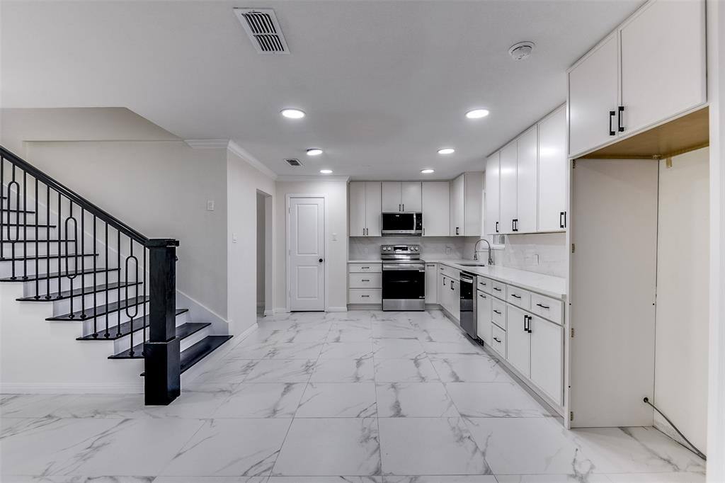 Apartment for rent at 258 Somerset Terrace #258, Bedford, TX 76022