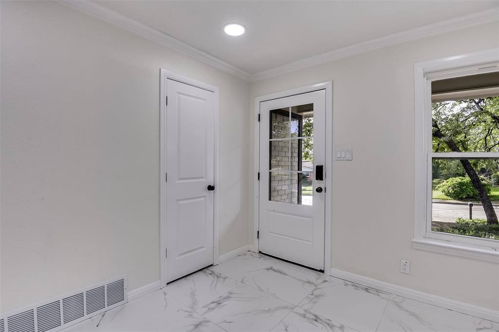 Apartment for rent at 258 Somerset Terrace #258, Bedford, TX 76022