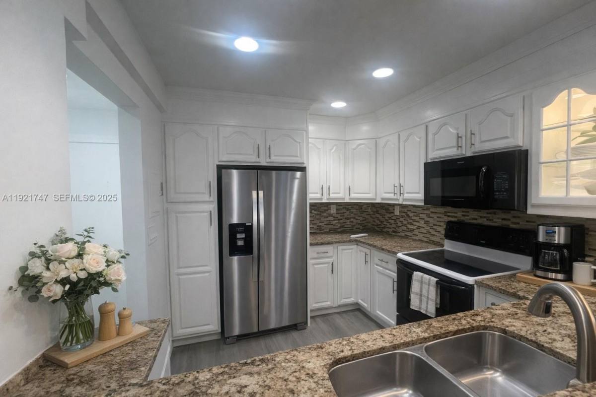Apartment for rent at 11227 SW 88th St #11227205D, Miami, FL 33176