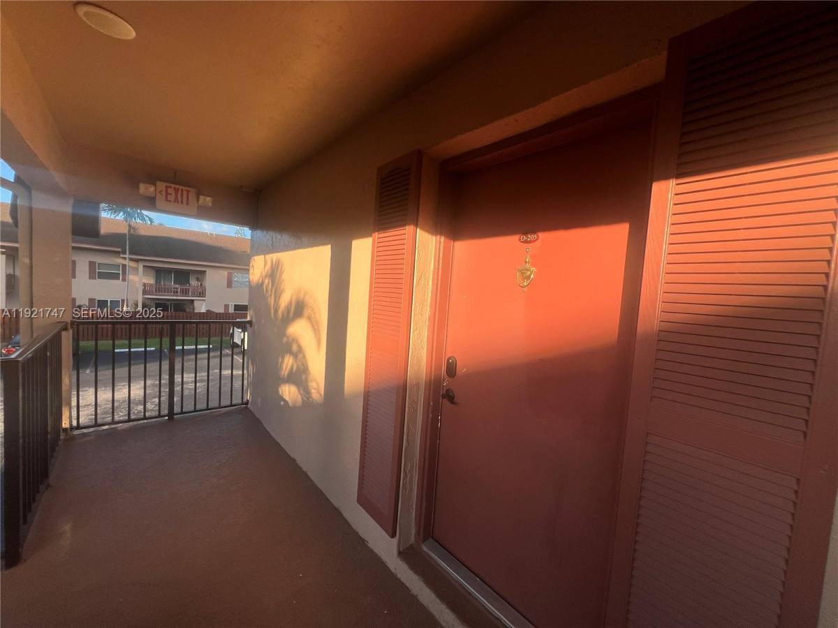 Apartment for rent at 11227 SW 88th St #11227205D, Miami, FL 33176