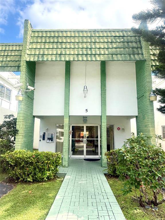 Apartment for rent at 4821 NW 22nd Court #211, Fort Lauderdale, FL 33313
