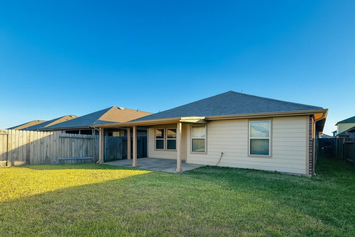 Apartment for rent at 18330 Arcola Bay Lane, Richmond, TX 77407