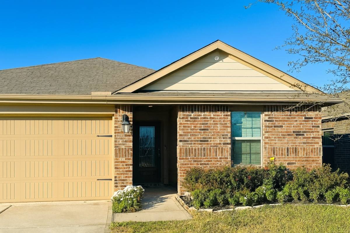 Apartment for rent at 18330 Arcola Bay Lane, Richmond, TX 77407