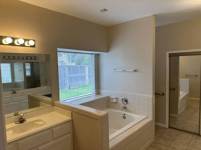 Apartment for rent at 3410 Amber Forest Dr, Houston, TX 77068