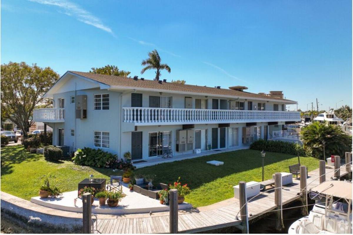 Apartment for rent at 811 SE 22nd Ave #12, Pompano Beach, FL 33062