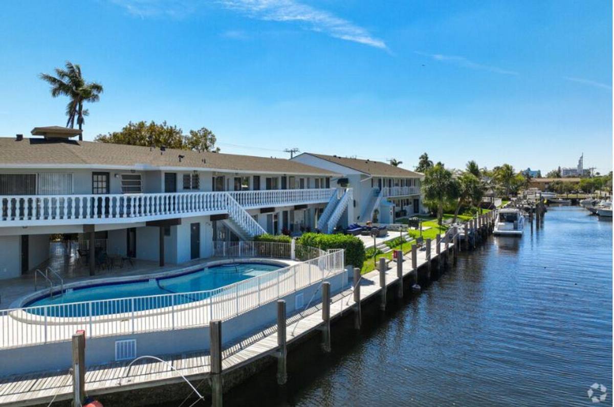 Apartment for rent at 811 SE 22nd Ave #12, Pompano Beach, FL 33062