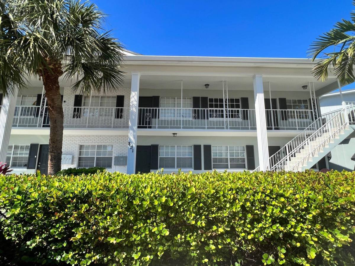 Apartment for rent at 811 SE 22nd Ave #12, Pompano Beach, FL 33062