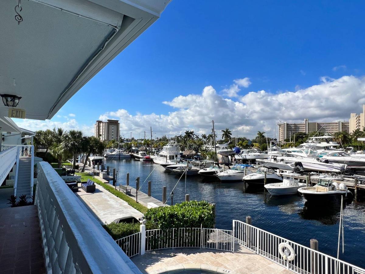 Apartment for rent at 811 SE 22nd Ave #12, Pompano Beach, FL 33062