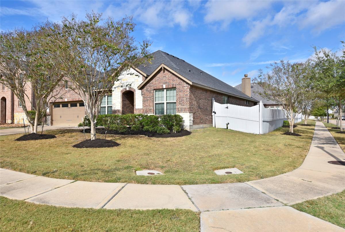 Apartment for rent at 5835 Euclid Loop, Richmond, TX 77469