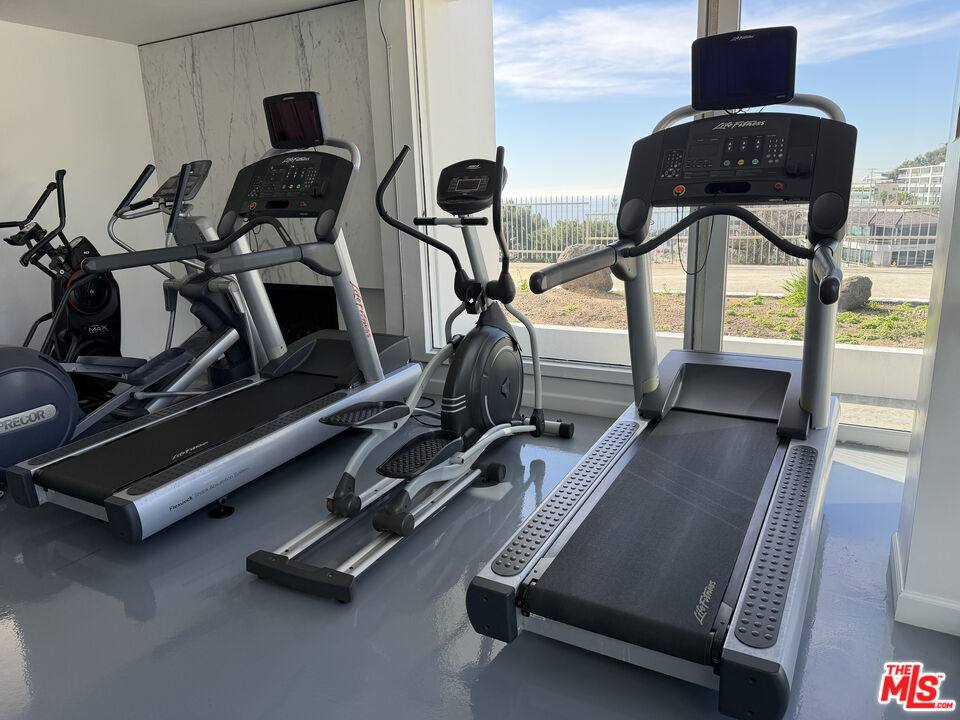 Apartment for rent at 17350 Sunset Blvd #17350704C, Pacific Palisades, CA 90272