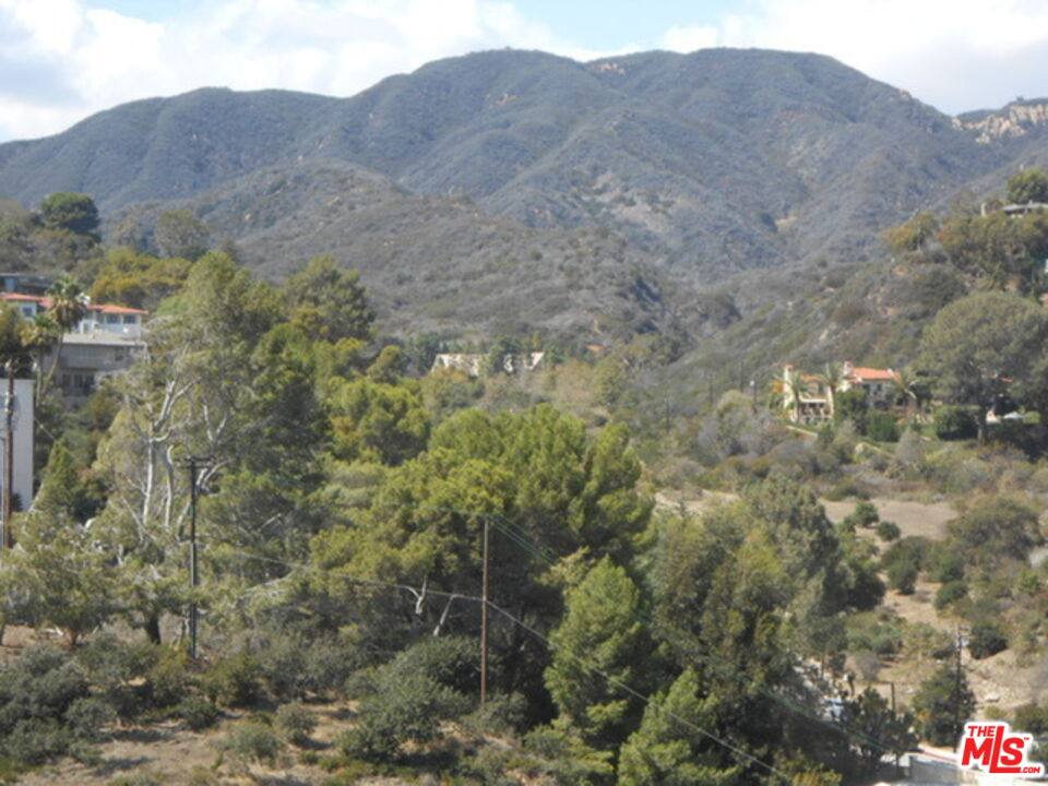 Apartment for rent at 17350 Sunset Blvd #17350704C, Pacific Palisades, CA 90272