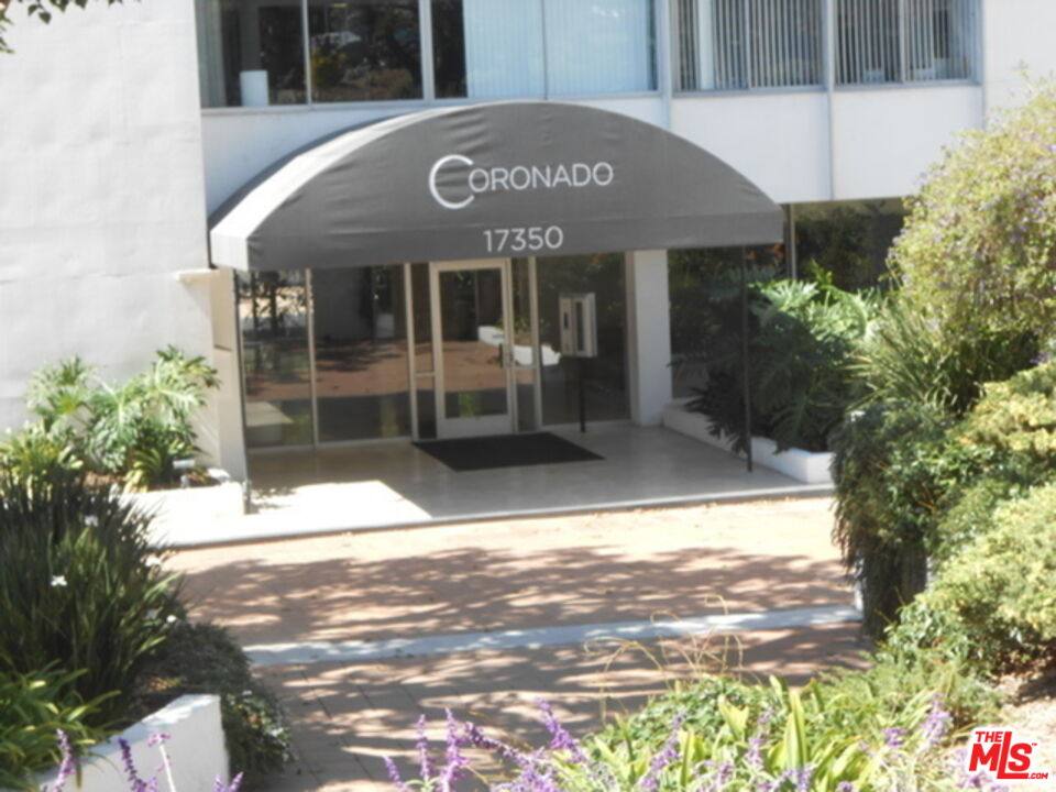 Apartment for rent at 17350 Sunset Blvd #17350704C, Pacific Palisades, CA 90272