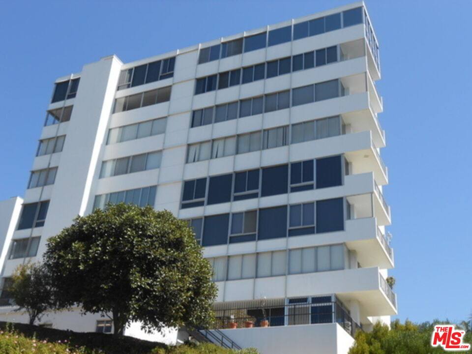 Apartment for rent at 17350 Sunset Blvd #17350704C, Pacific Palisades, CA 90272