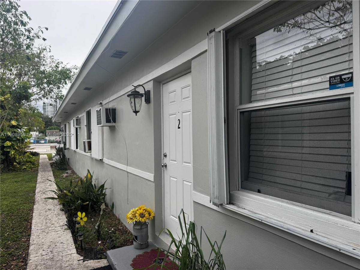 Apartment for rent at 1719 Lincoln St #2, Hollywood, FL 33020