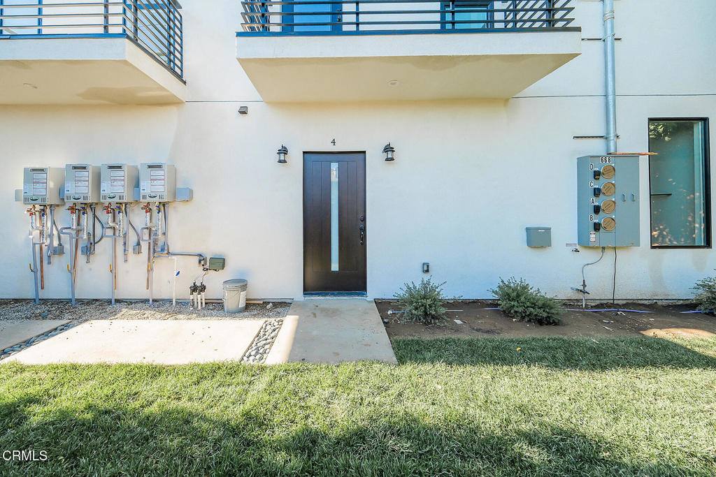 Townhouse for rent at 668 Keenan Ave #668D, Los Angeles, CA 90022