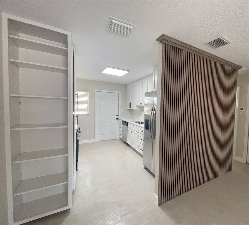Apartment for rent at 1757 Hillview St #5, Sarasota, FL 34239