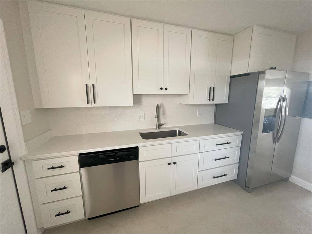 Apartment for rent at 1757 Hillview St #5, Sarasota, FL 34239